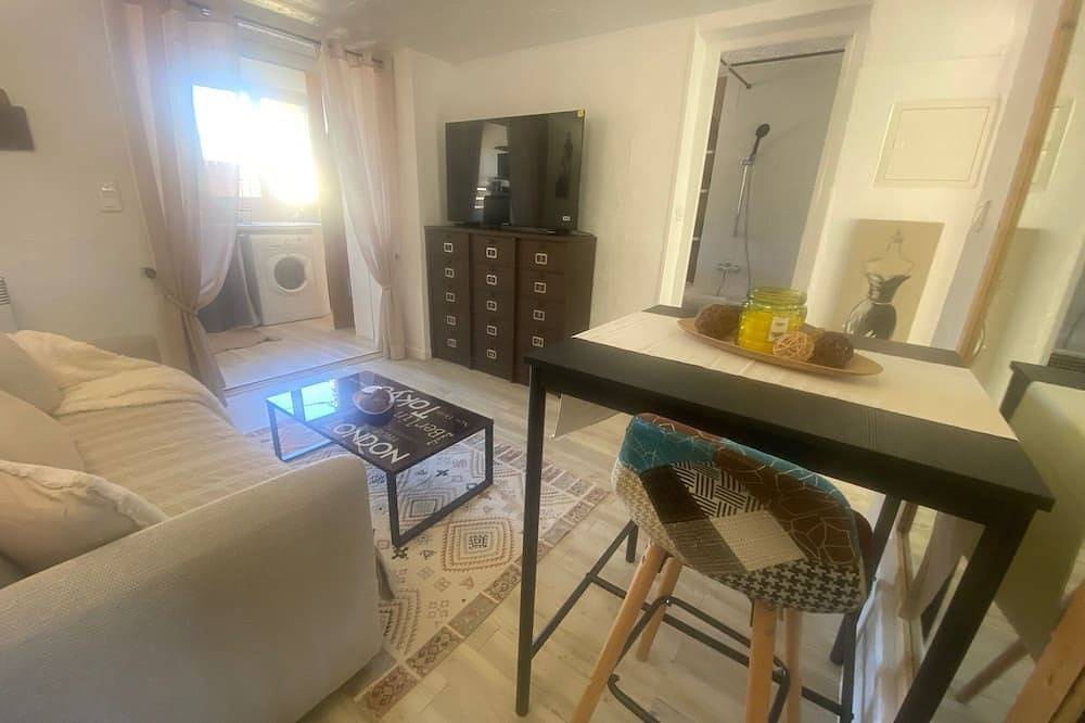 Ganze Wohnung, Two-room apartment Quietly situated in a private estate with garden, 8 km from the sea in Pégomas, Cannes und Umgebung