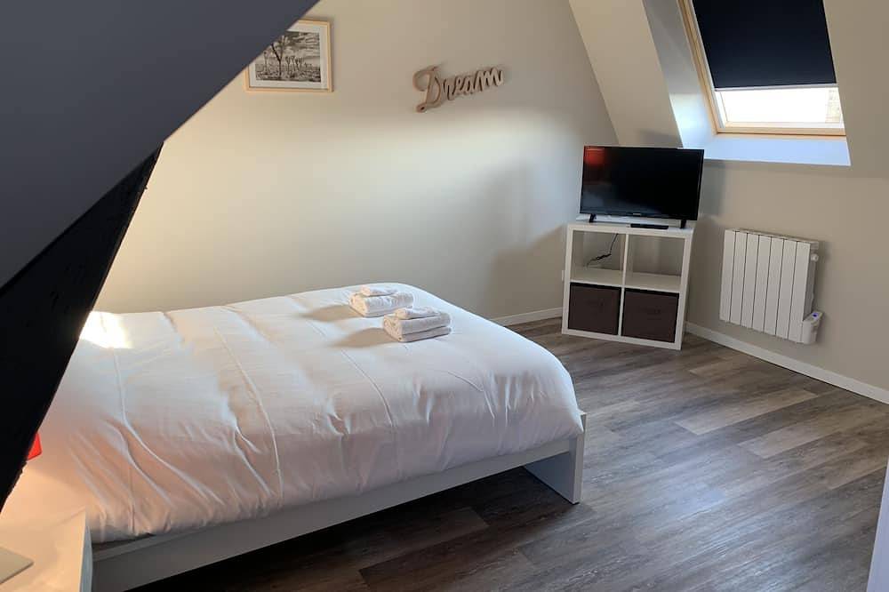 Appartement entier, Appartement-Supérieure-Sdb privée avec douche in Saint-Quentin, Aisne