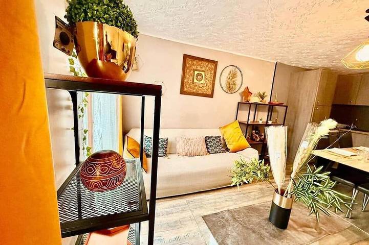 Gîte pour 6 personnes, avec terrasse et jacuzzi dans Office De Tourisme De Perpignan