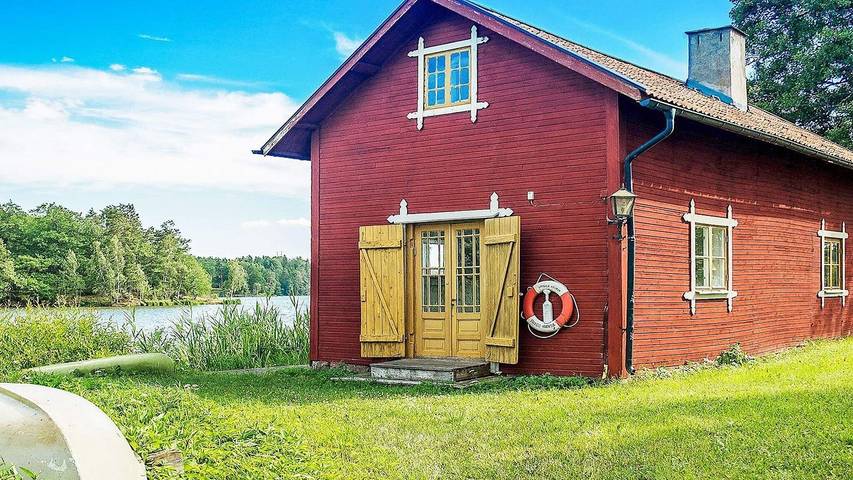Ferienhaus für 6 Personen, mit Sauna und Terrasse in Flen