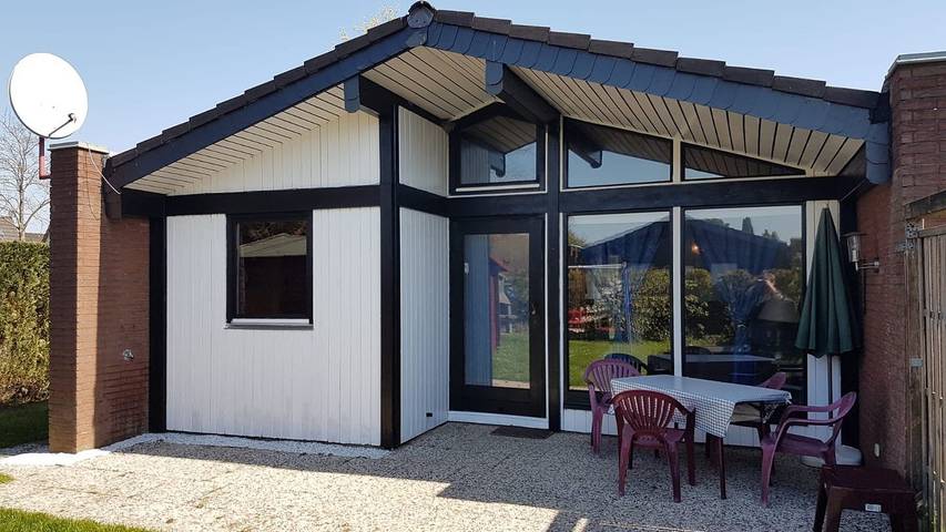Ferienhaus für 4 Personen, mit Terrasse und Garten in Butjadingen