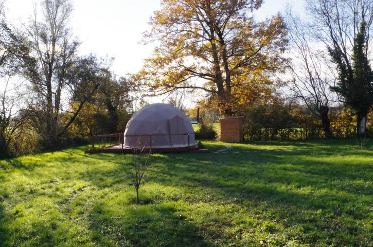 Cottage pour 2 personnes, avec vue ainsi que terrasse et jardin à Biziat