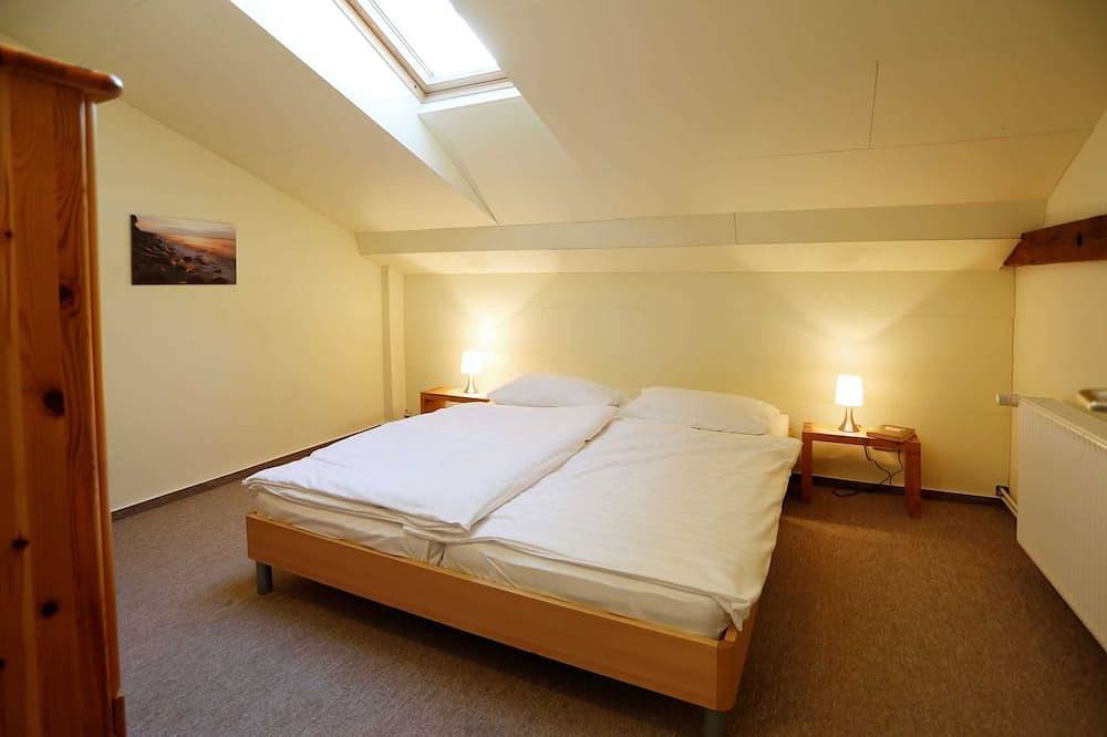 Ganze Wohnung, Ferienwohnung 1 Fachwerk - Gutshaus Bartelshagen in Dalkendorf, Mecklenburgische Schweiz
