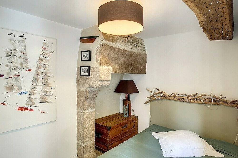 Appartement entier, \"Roches Douvres\" : Appartement dans vieux Paimpol in Paimpol, Côte de Goëlo