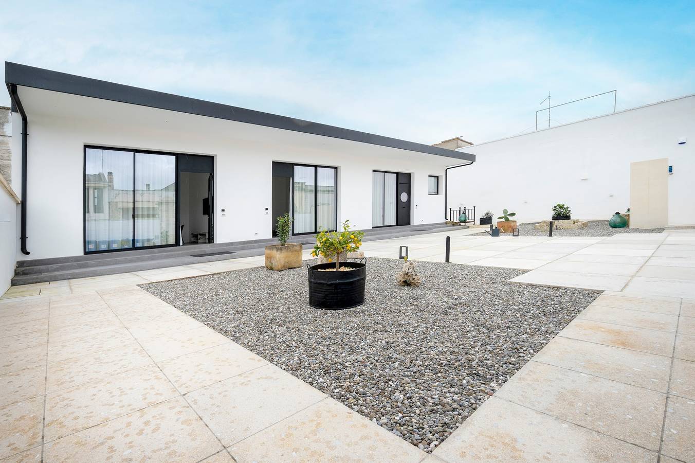 Appartamento intero, Casa vacanze 'Due' con terrazza condivisa, Wi-Fi e aria condizionata in Melendugno, Provincia di Lecce