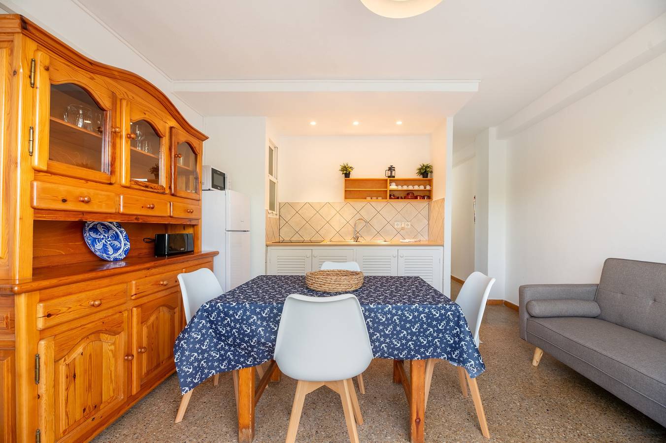 Ganze Wohnung, Ferienwohnung 'Pujols 16' mit Balkon und Klimaanlage in Es Pujols, Formentera