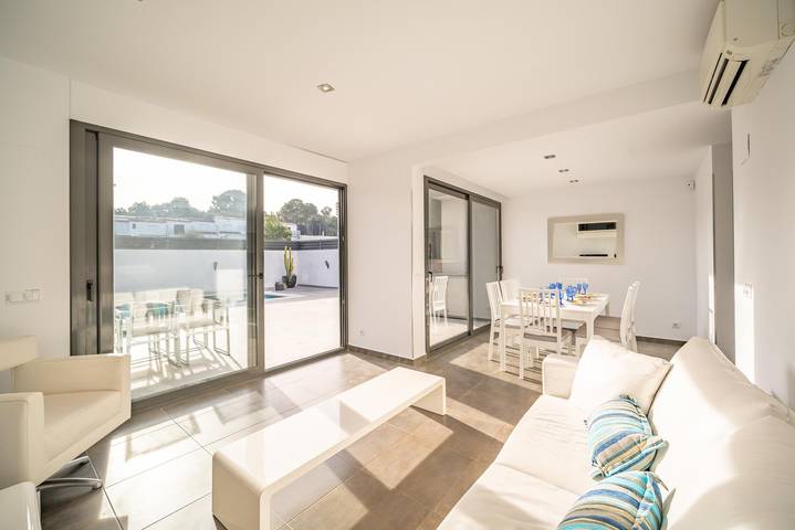 Casa rural para 9 personas, con Balcón además de Terraza y Jardín en La Escala - 4