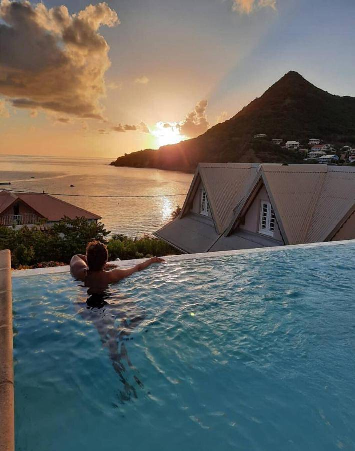 Location de vacances pour 4 personnes, avec piscine ainsi que jardin et vue, adapté aux familles à Les Anses-d'Arlet - 3