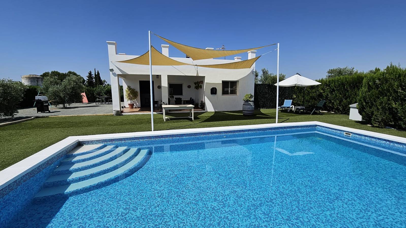 Finca 'Casa Rural The Hope' mit privatem Pool, Wi-Fi und Klimaanlage in Marchena, Sevilla Provinz