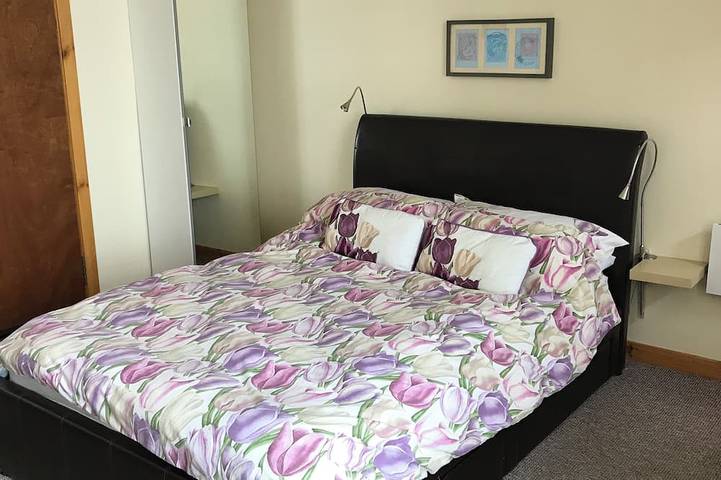 Ganze Wohnung, Comfortable  studio apartment Blairmore near Dunoon. Views to Pier & Loch Long. in Argyll & Bute