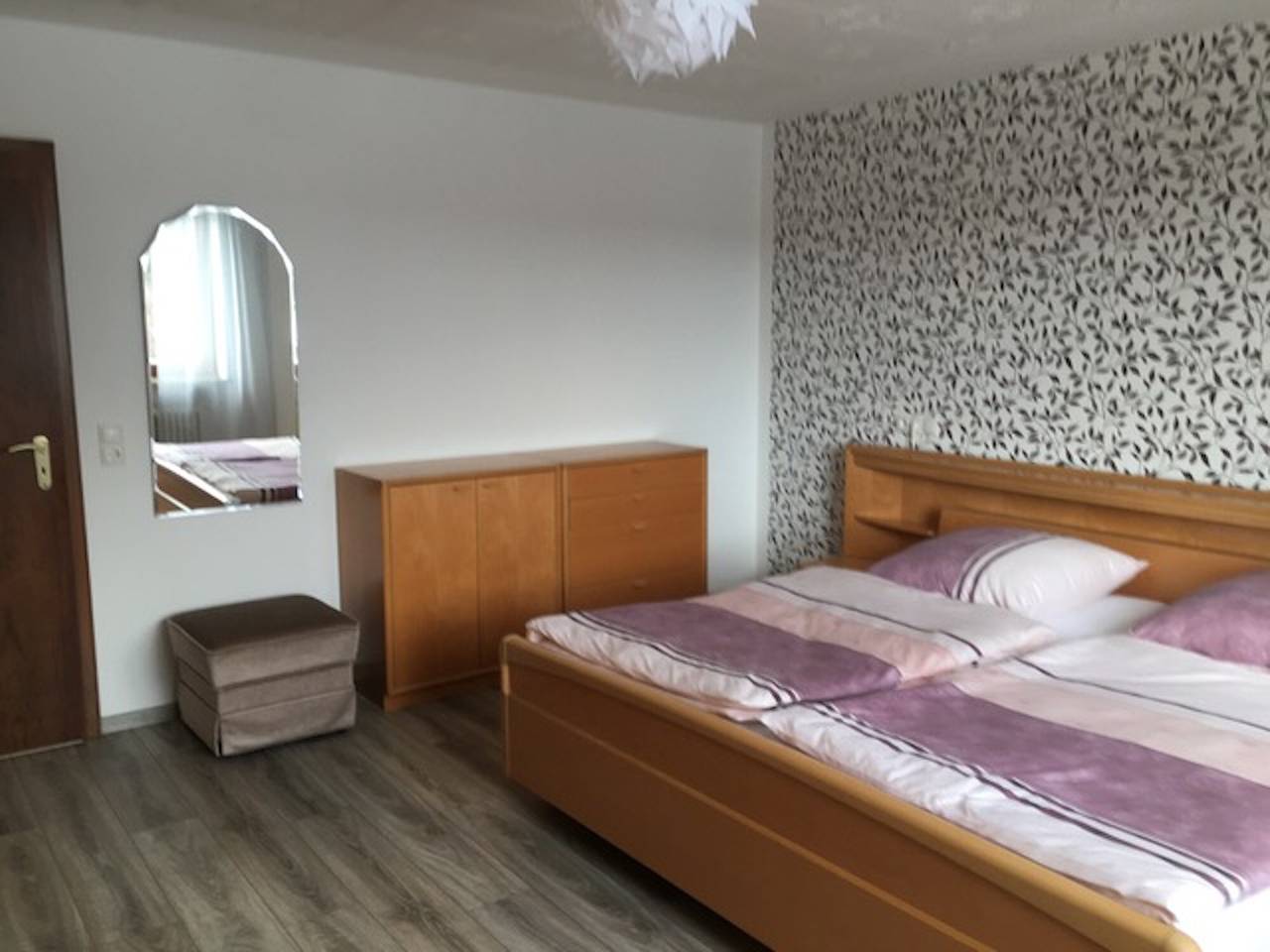 Ganze Wohnung, Ferienwohnung "Waldhütter" mit Bergblick, Gemeinschaftsterrasse und Wi-Fi in Schwarzenbach an der Saale, Landkreis Hof