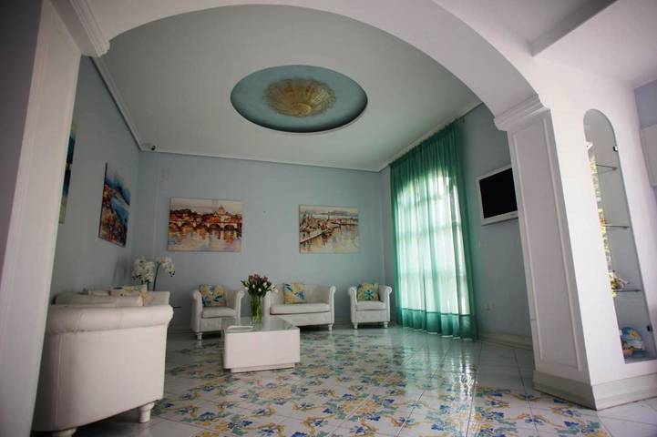 Location de vacances pour 3 personnes, avec piscine ainsi que jardin et vue, adapté aux familles à Pompei - 2