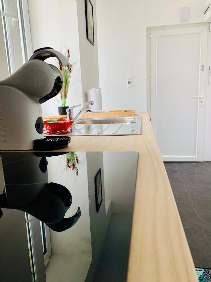 Gîte pour 2 personnes, avec Terrasse et Jardin à Roullet-Saint-Estèphe - 4