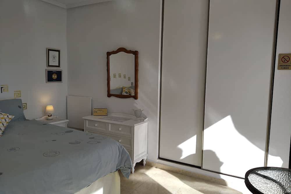 Hel leilighet, Vakker Studio / leilighet med fantastisk utsikt over fjellene og havet in Ciudad Quesada, Rojales