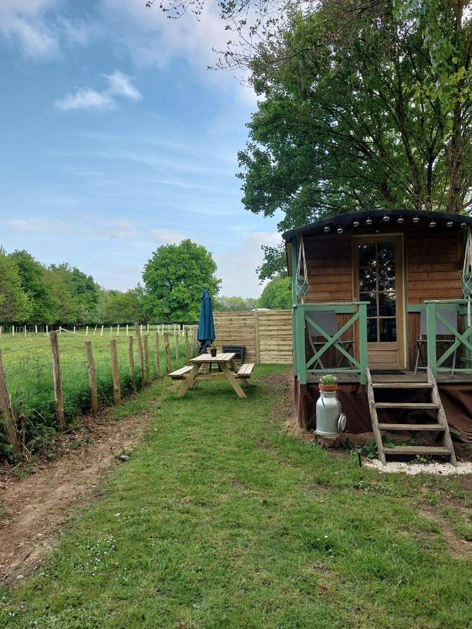 Tente pour 2 personnes, avec terrasse ainsi que jardin et vue dans la Sarthe - 3