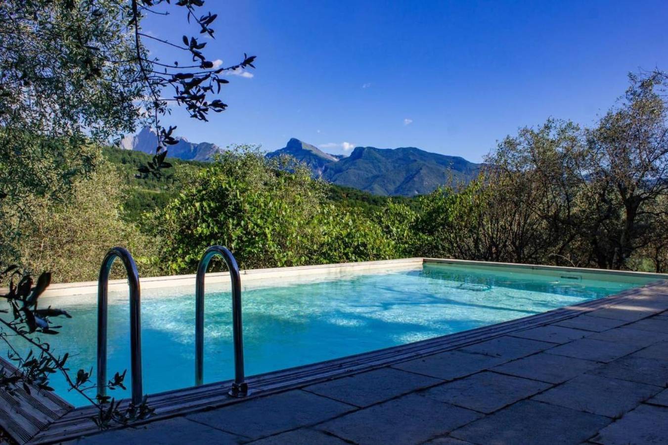 Vakantiehuis "Villa Gli Ulivi" met bergzicht, privézwembad en wifi in Fivizzano, Massa-Carrara