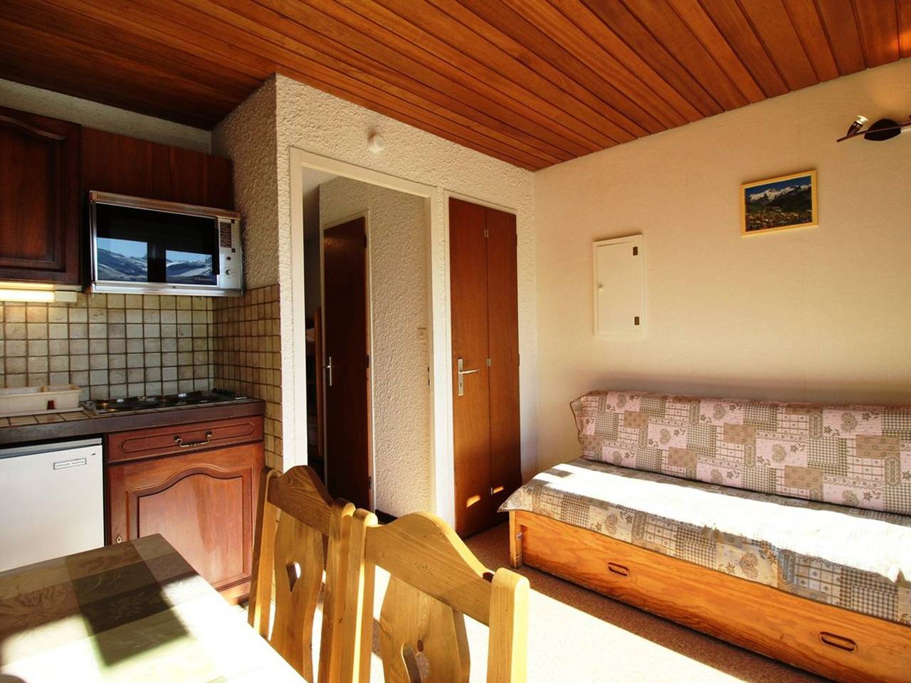 Appartement entier, Studio cabine au pied des pistes avec balcon et parking gratuit, proche commerces - Auris en Oisans in Auris, Parc national des Écrins