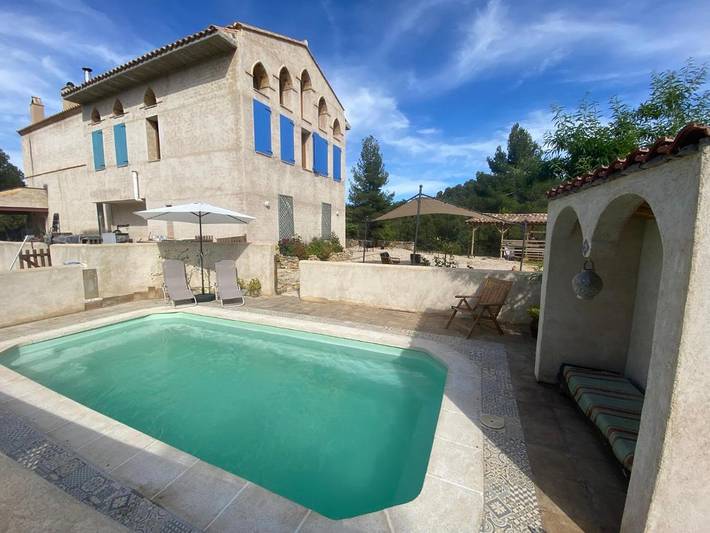 Casa rural para 2 personas, con vistas además de jardín y piscina en Cretas