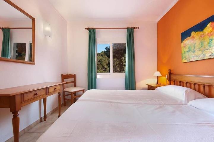 Ganze Wohnung, Apt. Nispero, A/C, Wifi, Gemeinschaftspool, Strand. 400 m, Fahrradraum in Cala Sant Vicenc, Pollença