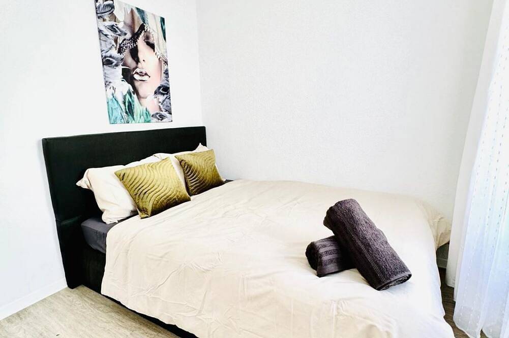 Ganze Wohnung, Spacious 4Br Apt for up to 12P; 10Min to Fac Platz in Wien, Donau Niederösterreich