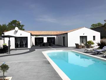 Chambre d’hôte pour 2 personnes, avec jardin et piscine à Le Thou