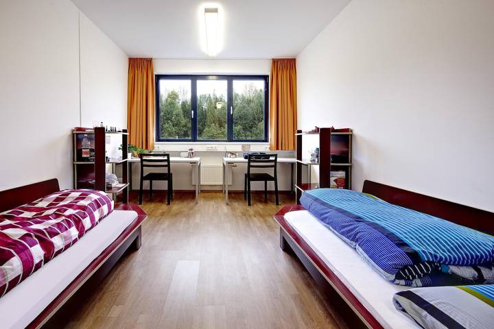 Ganze Ferienwohnung, Zweibettzimmer, Dusche, Wc in Saalfelden, Saalfelden am Steinernen Meer