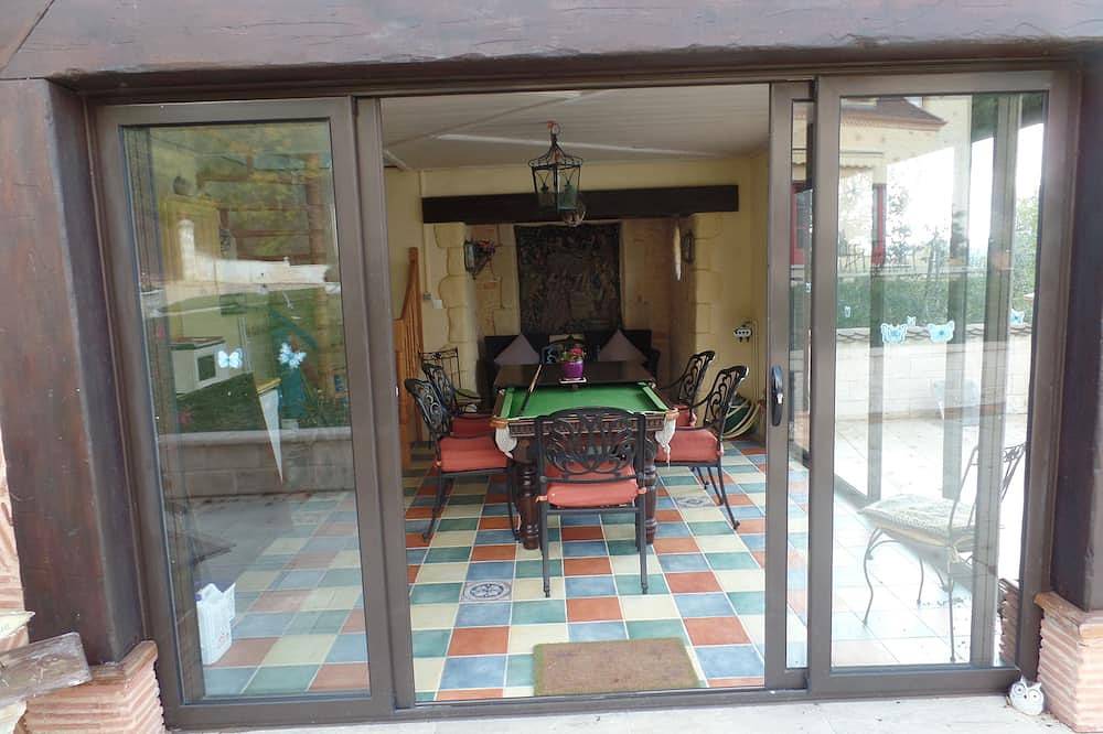 Gîte située dans triangle touristique Perigord noir   vue Château de Milandes in Castelnaud-la-Chapelle, Périgord Noir