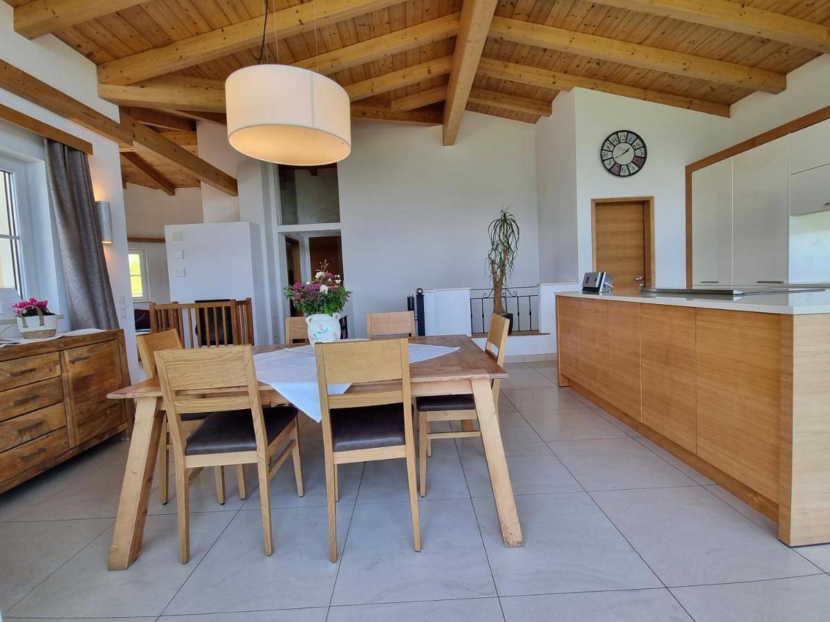 Ganze Wohnung, Apartment - Ground Floor in Stubaier Alpen, Mutters