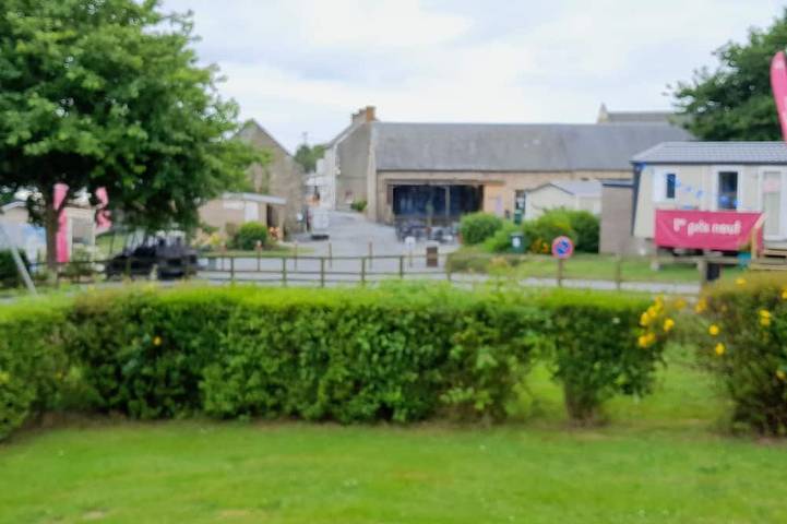 Camping pour 8 personnes, avec Jardin et Piscine