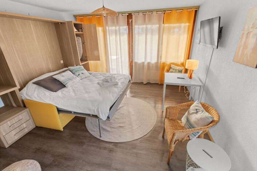 Ganze Wohnung, Charmant studio calme et lumineux proche du lac in Delley-Portalban, Murtensee & Estavayer-le-Lac Region