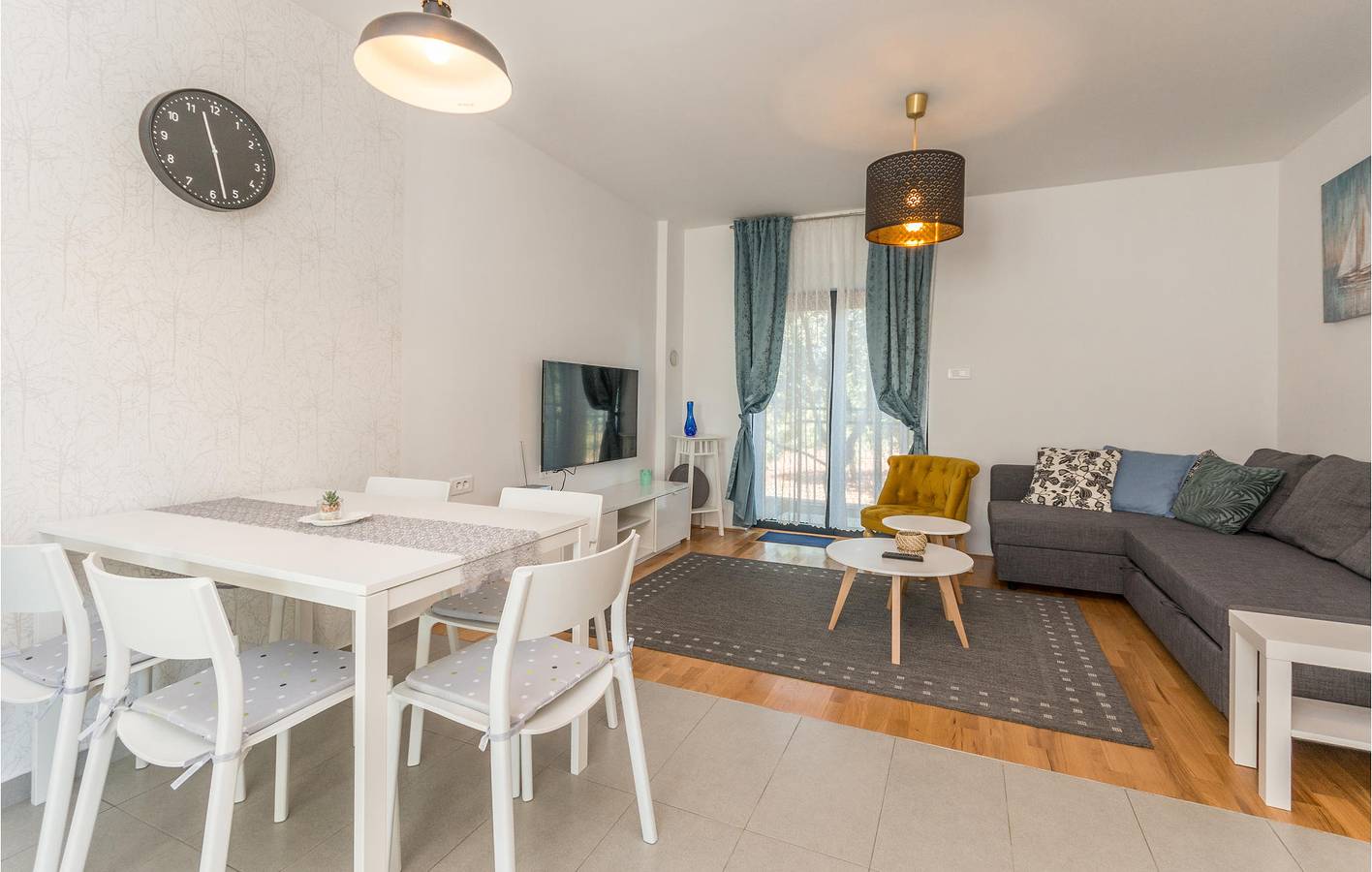 Ganze Ferienwohnung, Ferienwohnung für 5 Personen mit Terrasse in Sukosan, Zadar