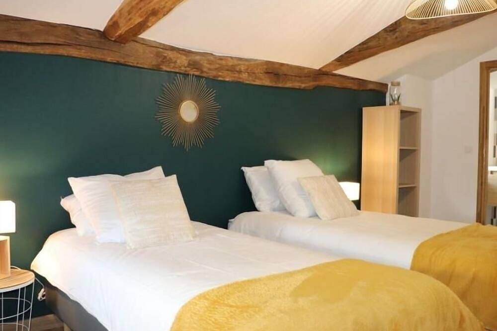 Charming 18th Century Cottage with Pool, Sleeps 6, Near Farm, Les Herbiers in Les Herbiers, Loire Valley