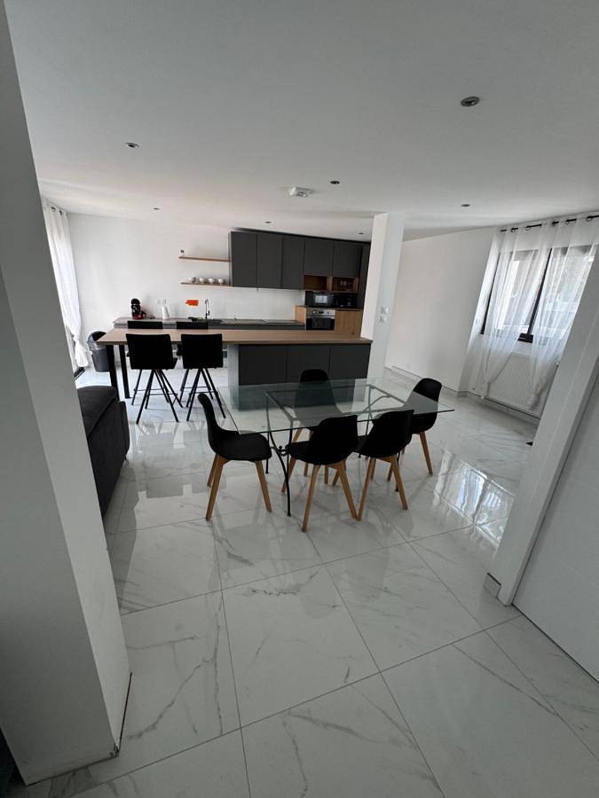 Location de vacances pour 12 personnes, avec terrasse et jardin à Plouzané - 4
