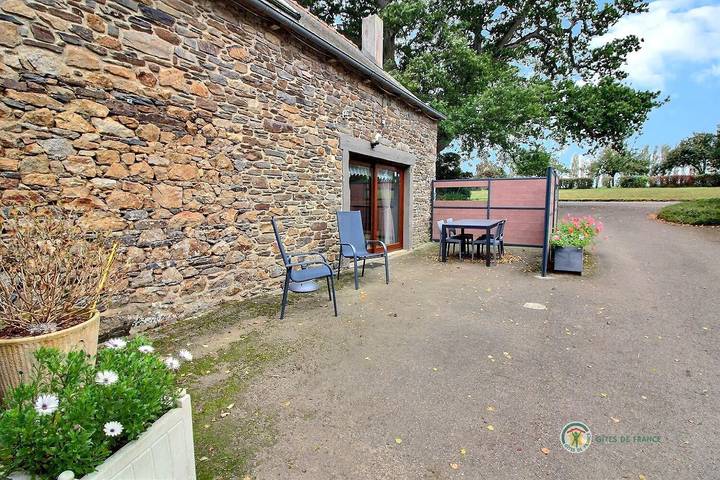 Gîte pour 4 personnes, avec Jardin à Hénanbihen - 2