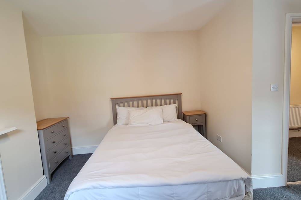 Entire apartment, Comfort studio apartment with private bathroom in Ashford, Ashford region