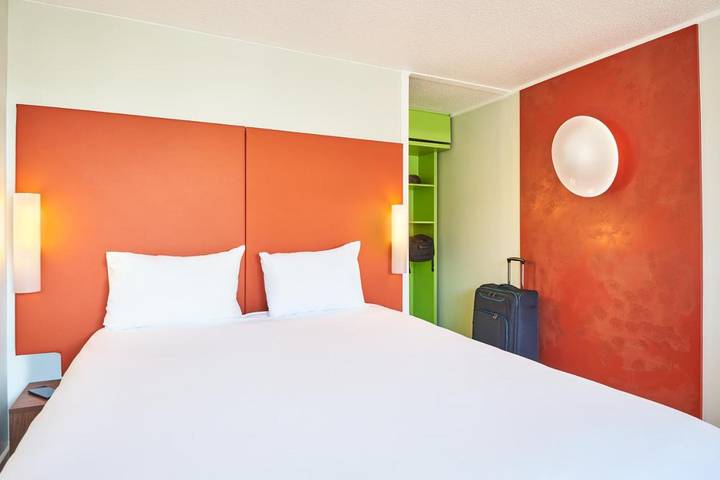 Hôtel pour 2 personnes, avec jardin et terrasse, animaux acceptés à Voisins-le-Bretonneux - 3