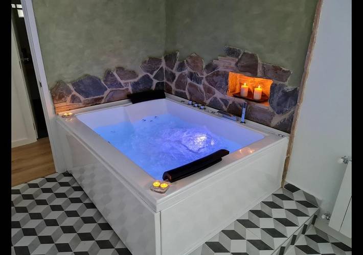 Apartamento para 6 personas, con Jacuzzi y Terraza en Segorbe