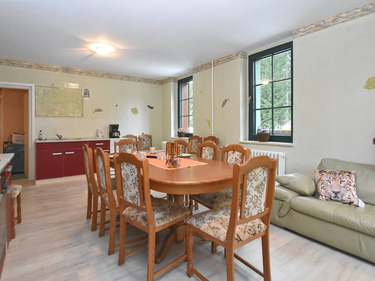 Ganze Wohnung, Spacious holiday apartment in Saxony with communal pool in Morgenröthe-Rautenkranz, Muldenhammer