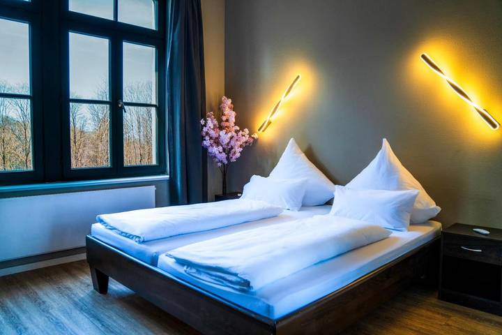 Hotel für 2 Personen, mit Balkon und Whirlpool sowie Terrasse und Garten in Siebengebirge - 3