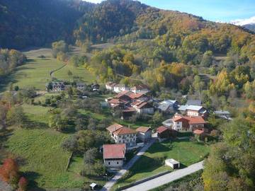 Gîte pour 5 personnes, avec vue et jardin à Aigueblanche