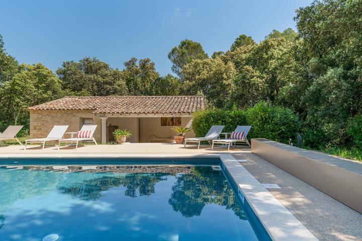 Casa vacanze 'Monet - Mas De Rey' con piscina condivisa, terrazza privata e Wi-Fi in Arpaillargues-et-Aureillac, Nimes e dintorni