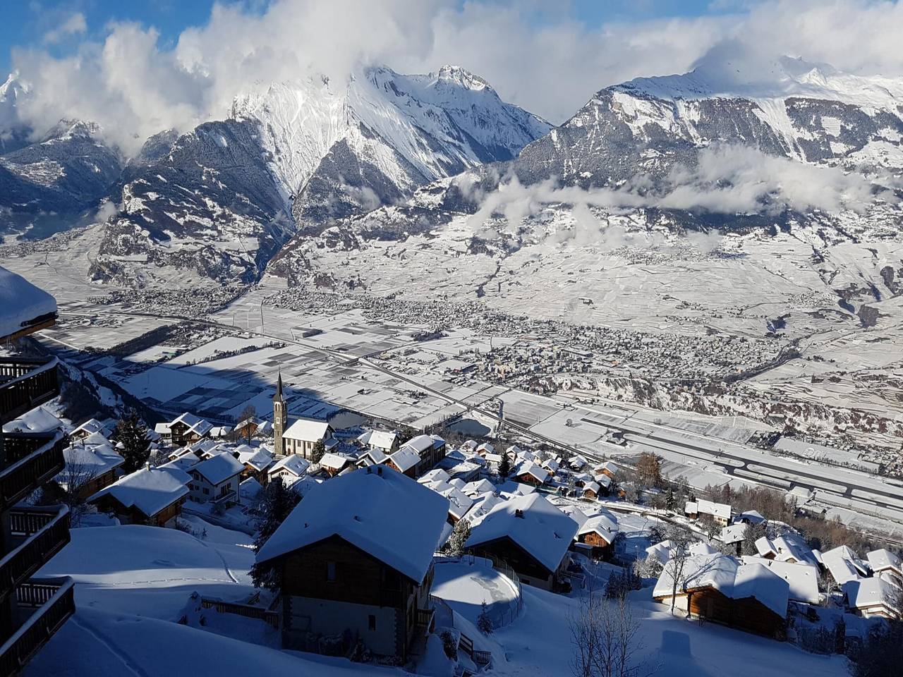 Chalet in Les Agettes mit Balkon in Les Agettes, Walliser Alpen