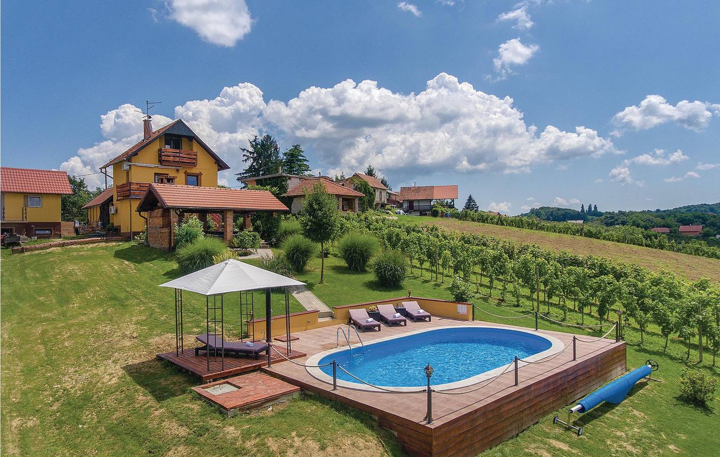 Charmant appartement van 146 m² met zwembad, terras, wifi en barbecue in Grad Varaždinske Toplice, Varaždin
