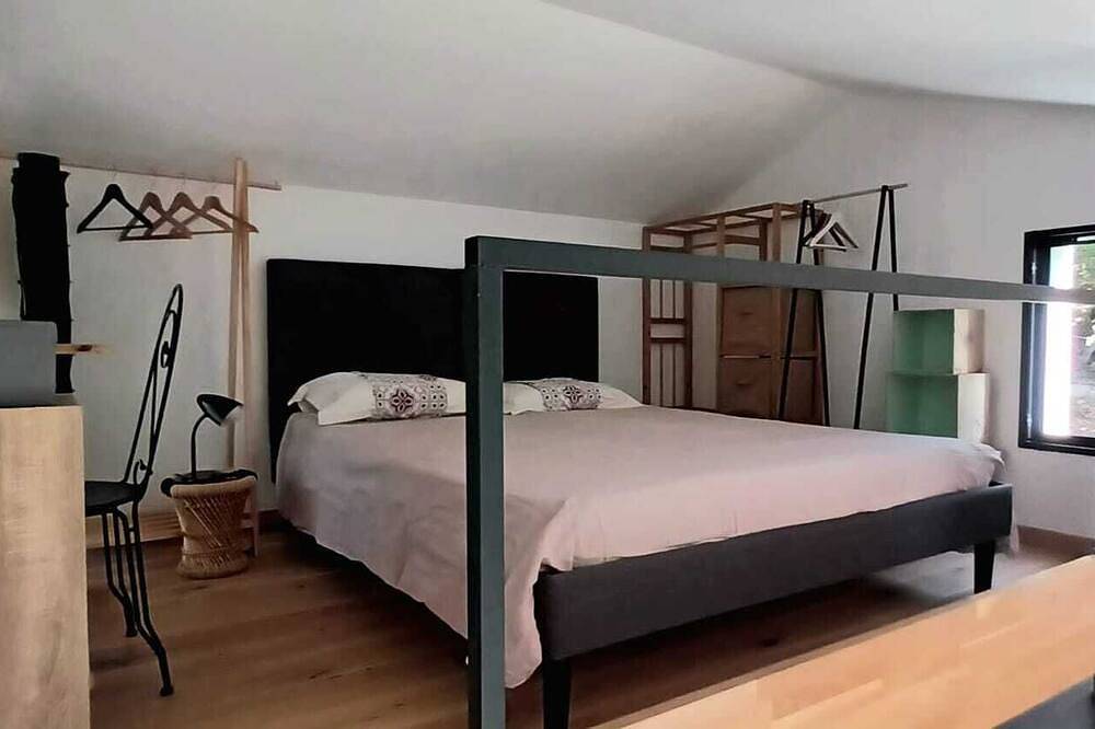 Petite Maison au cœur d'un parc naturel à 10mns de la plage in Biot, Région de Cannes