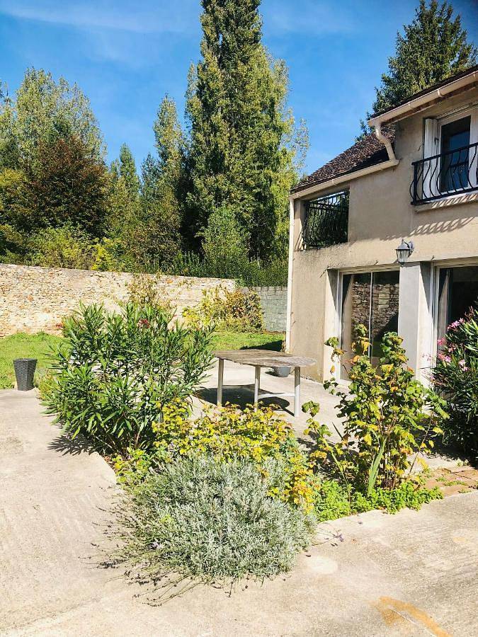 Location de vacances pour 10 personnes, avec jardin et vue à Vernou-la-Celle-sur-Seine - 2