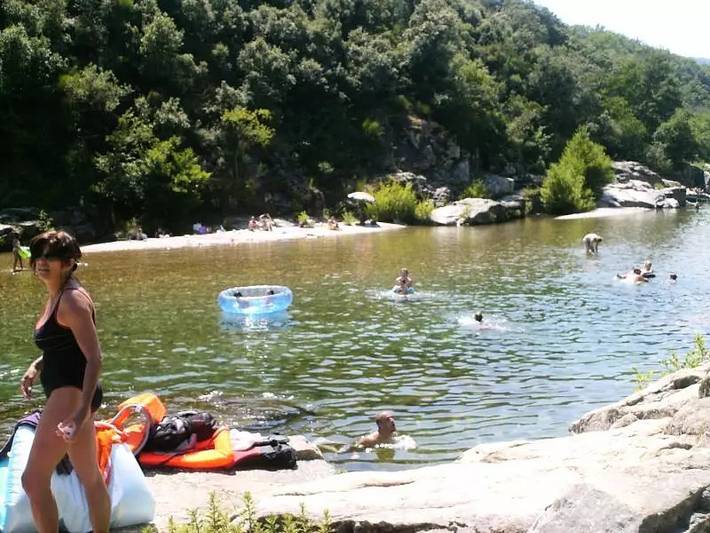 Camping pour 2 personnes, avec terrasse, animaux acceptés dans Massif central - 3
