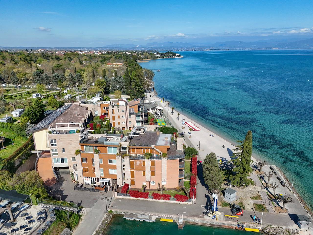 Appartement entier, Appartement de vacances pour 4 personnes avec vue sur le lac in Peschiera del Garda, Montagnes autour du lac de Garde