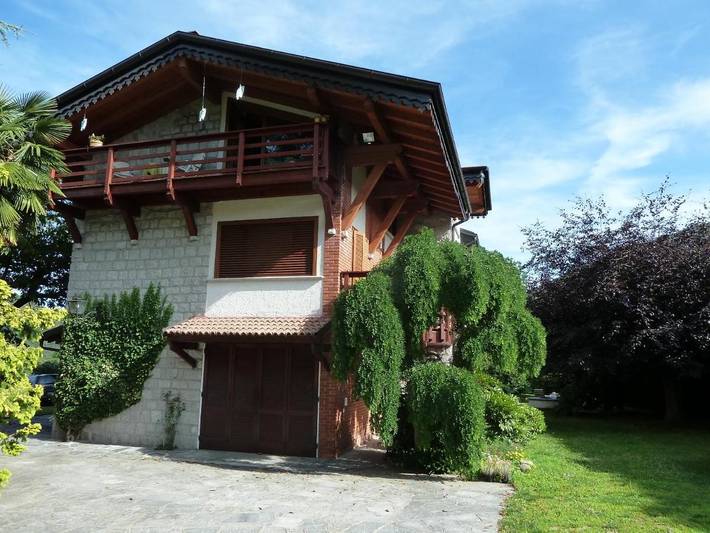 Location de vacances pour 3 personnes, avec vue et jardin à Brovello-Carpugnino - 2