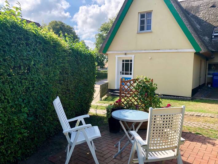 Ferienwohnung für 2 Personen, mit Terrasse und Garten in Wustrow
