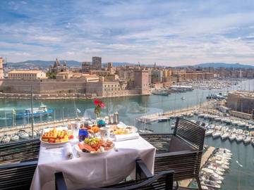 Hôtel pour 4 personnes, avec jacuzzi ainsi que terrasse et sauna, animaux acceptés dans Plage des Catalans
